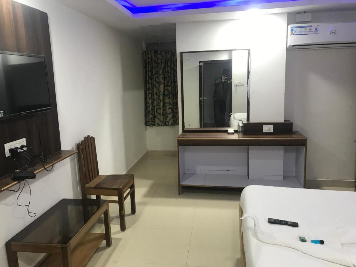 Hotel Krishnananda Dham Puri Exterior foto